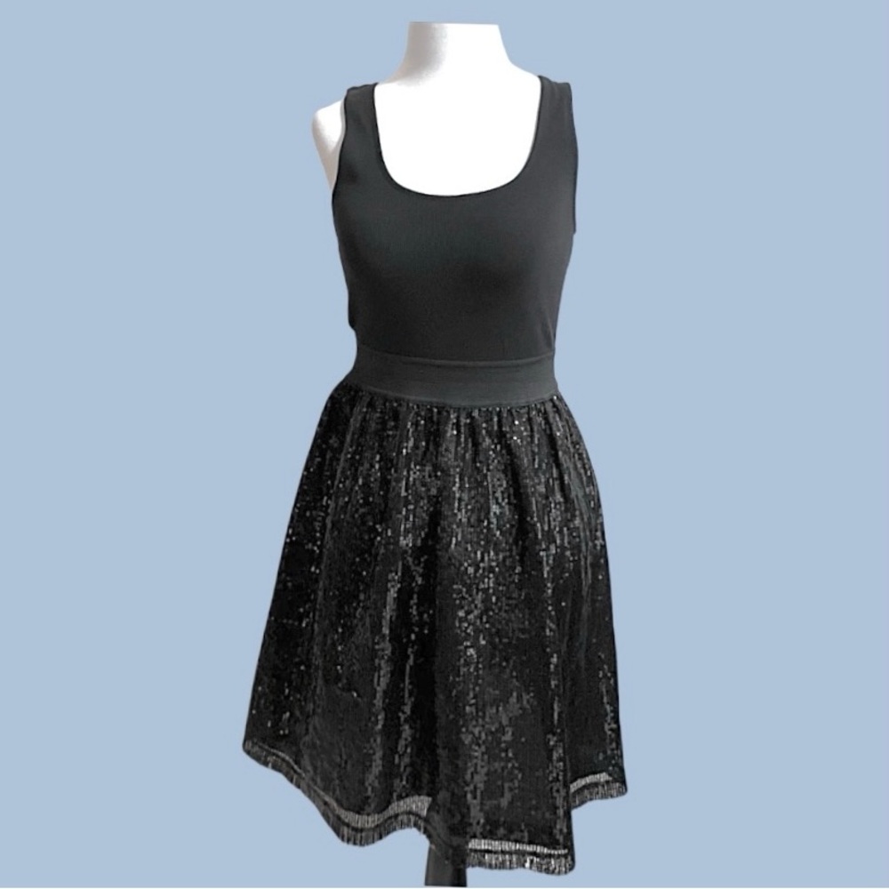 Romeo & Juliet Couture Black Sequin High-Low Fit & Flare Dress Medium